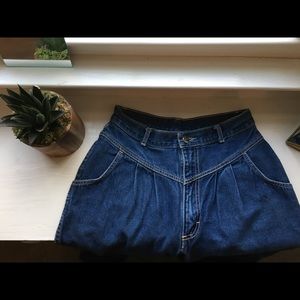 Pleated Gitano Jeans